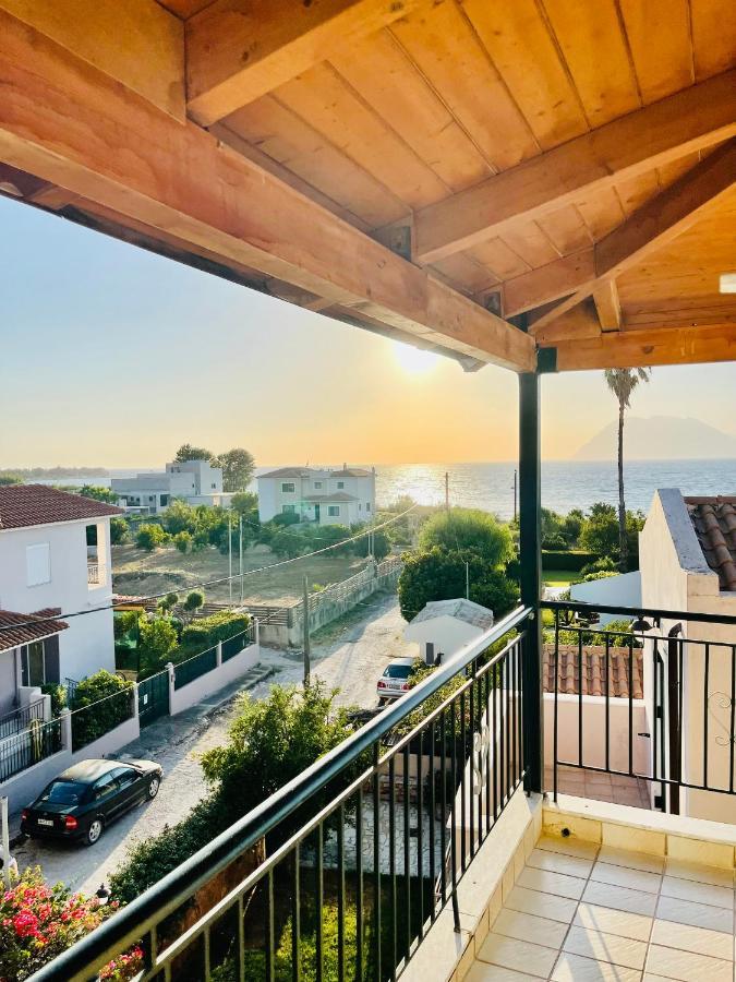 Teo'S 2 Persons Studio Deluxe Patras Dış mekan fotoğraf